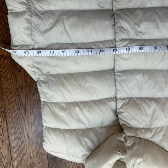 Uniqlo Ultra Light Down Vest Women’s XL Off White Cream Packable Puffer 750 Fill - Picture 5 of 12